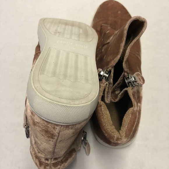 Gentle Souls by Kenneth Cole Women's Carter High-Top Sneakers - Picture 7 of 7